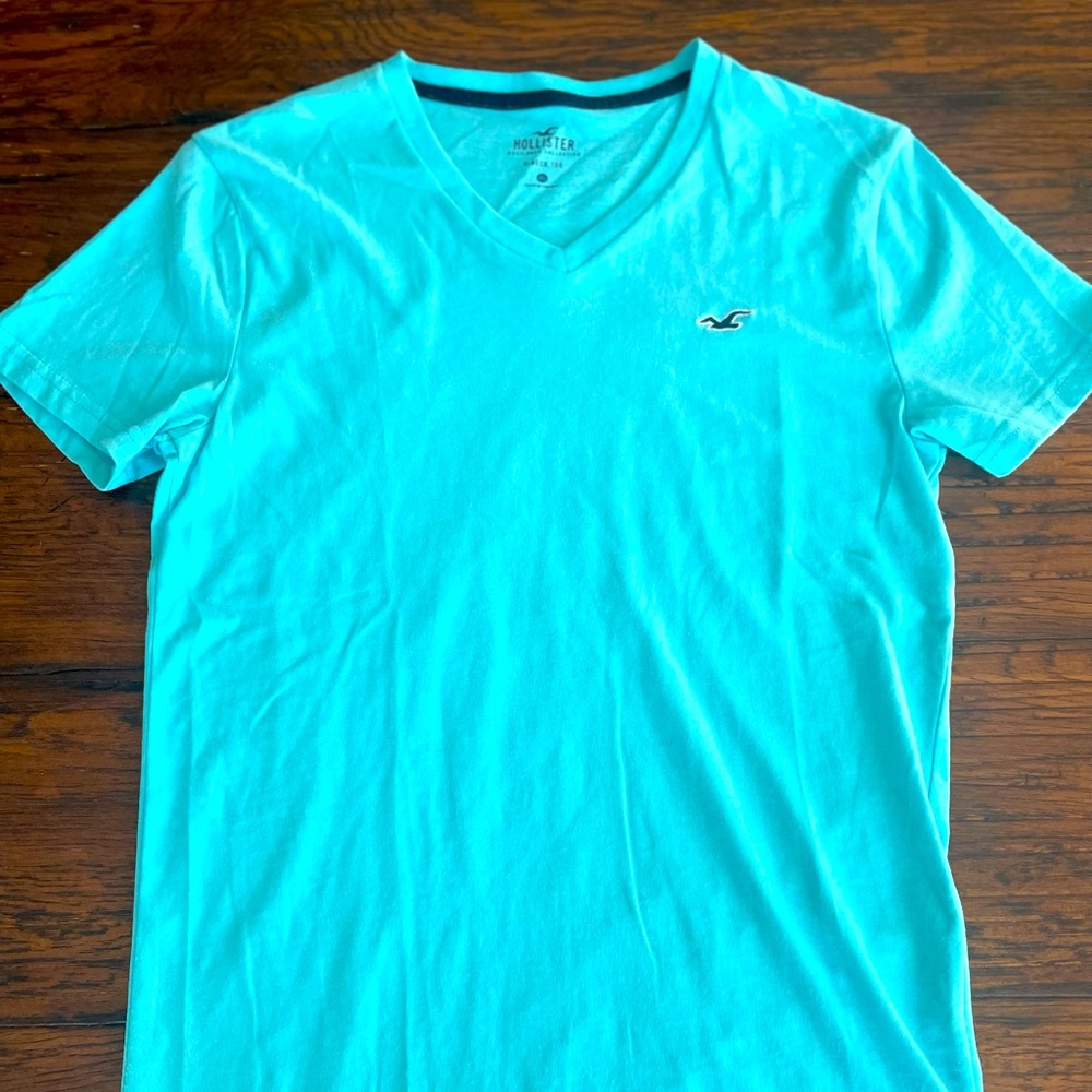 Never Worn Hollister V-Neck Tee